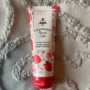 Bath & Body Works Strawberry Pound Cake Body Cream